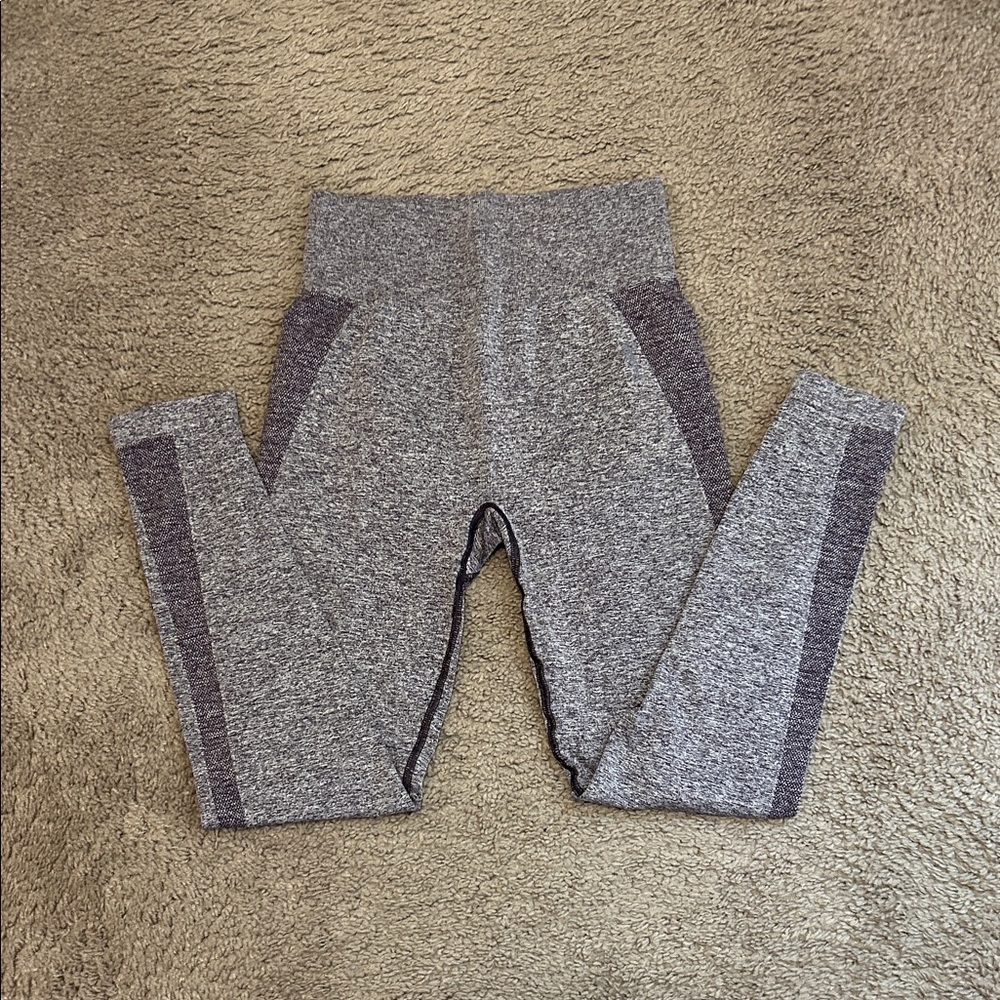 Gynshark Purple leggings